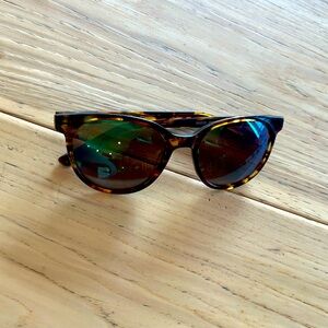Costa Isla Polarized sunglasses